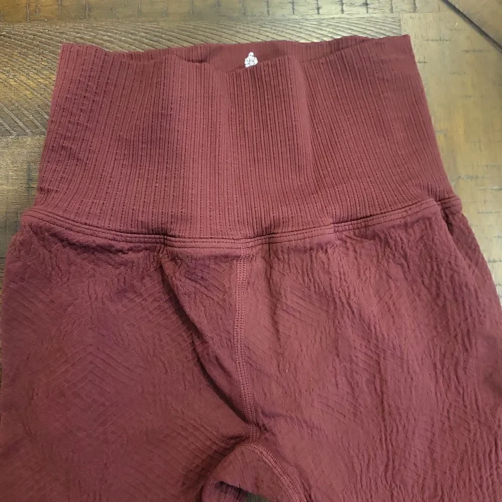 Free People NWOT Good Karma Tile Textured leggings Dark Cherry Maroon XS/S